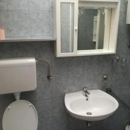 Apartmani Marijana, Matkino 13A Selce Exterior photo