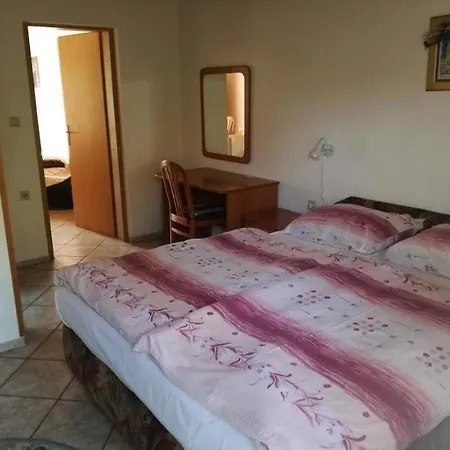Apartmani Marijana, Matkino 13A Selce Exterior photo