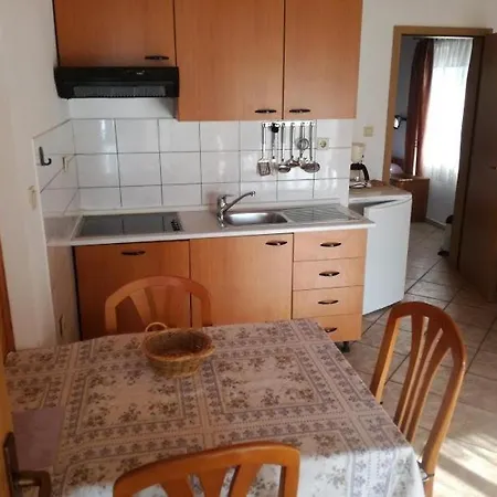 Apartmani Marijana, Matkino 13A Selce Exterior photo