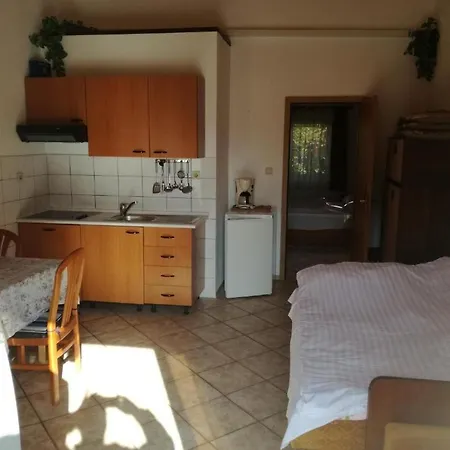 Apartmani Marijana, Matkino 13A Selce Exterior photo